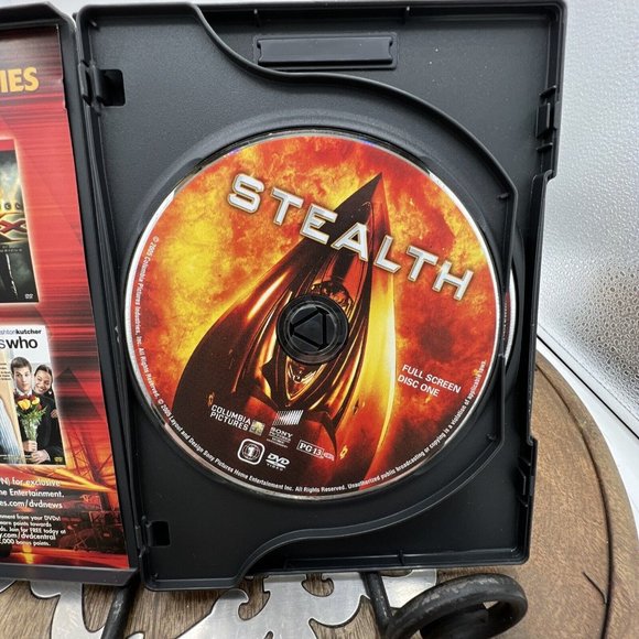 Stealth (DVD, 2005, 2-Disc Set, Full Frame) - Picture 2 of 6
